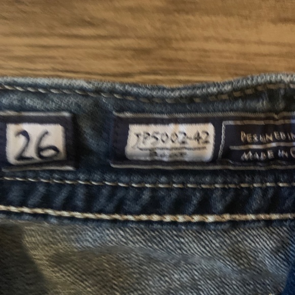 Miss Me bootcut dark distressed jeans. Preowned . Retail 130 - Picture 4 of 6
